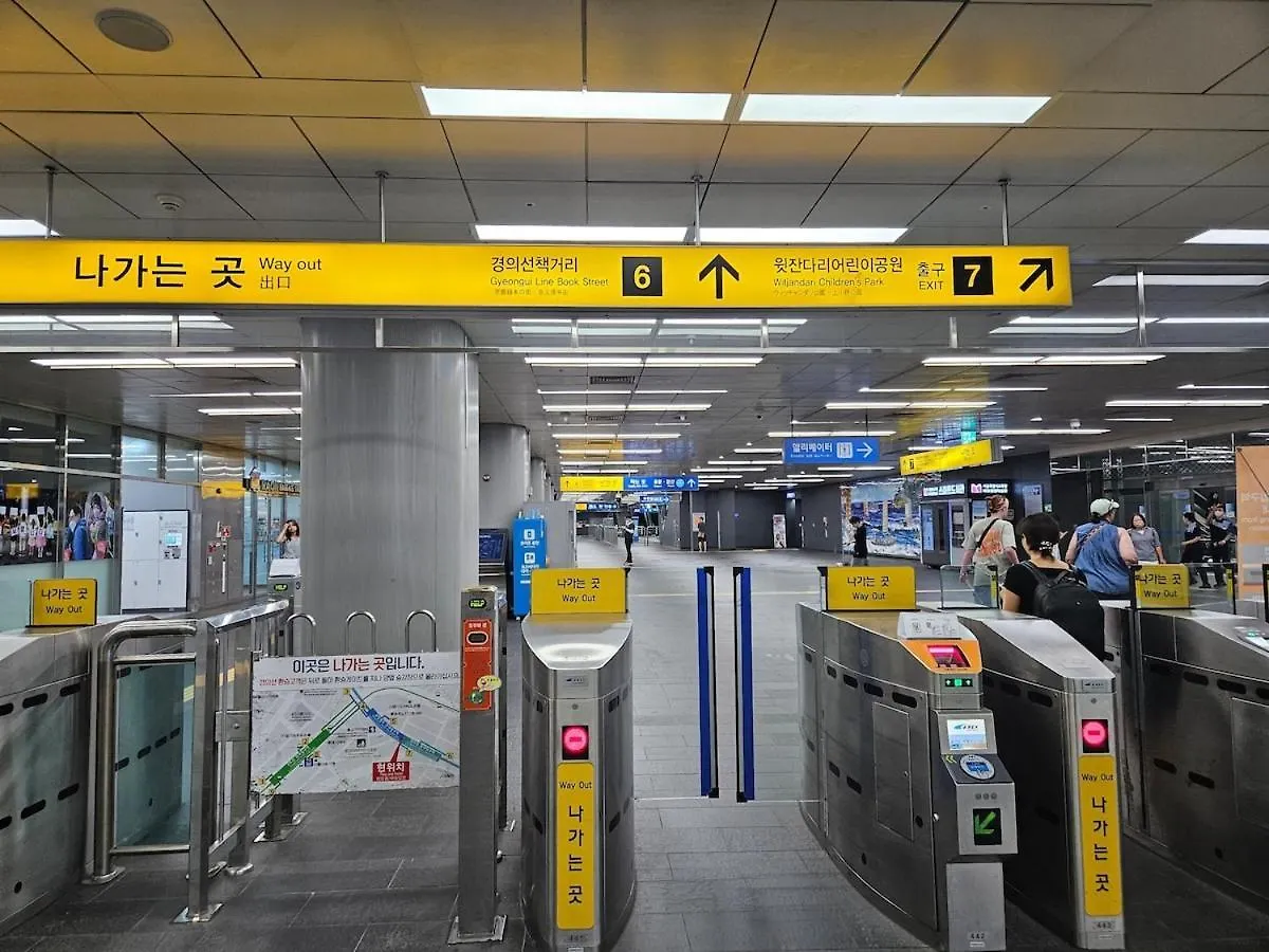 Hongik Univ 2Room 4Bed 1Bedper1Person Seoul Apartment