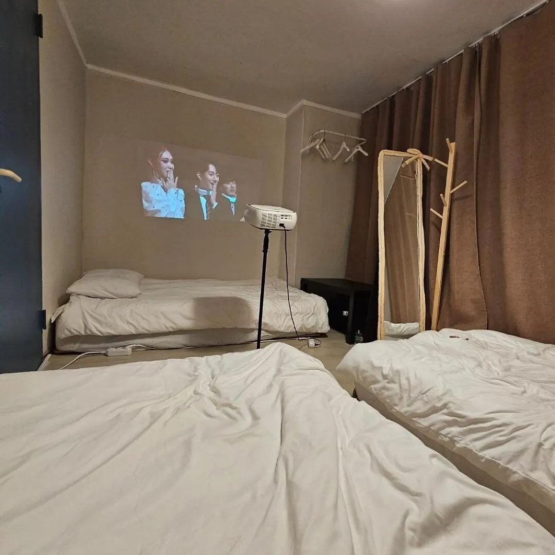 Apartment Hongik Univ 2Room 4Bed 1Bedper1Person Seoul